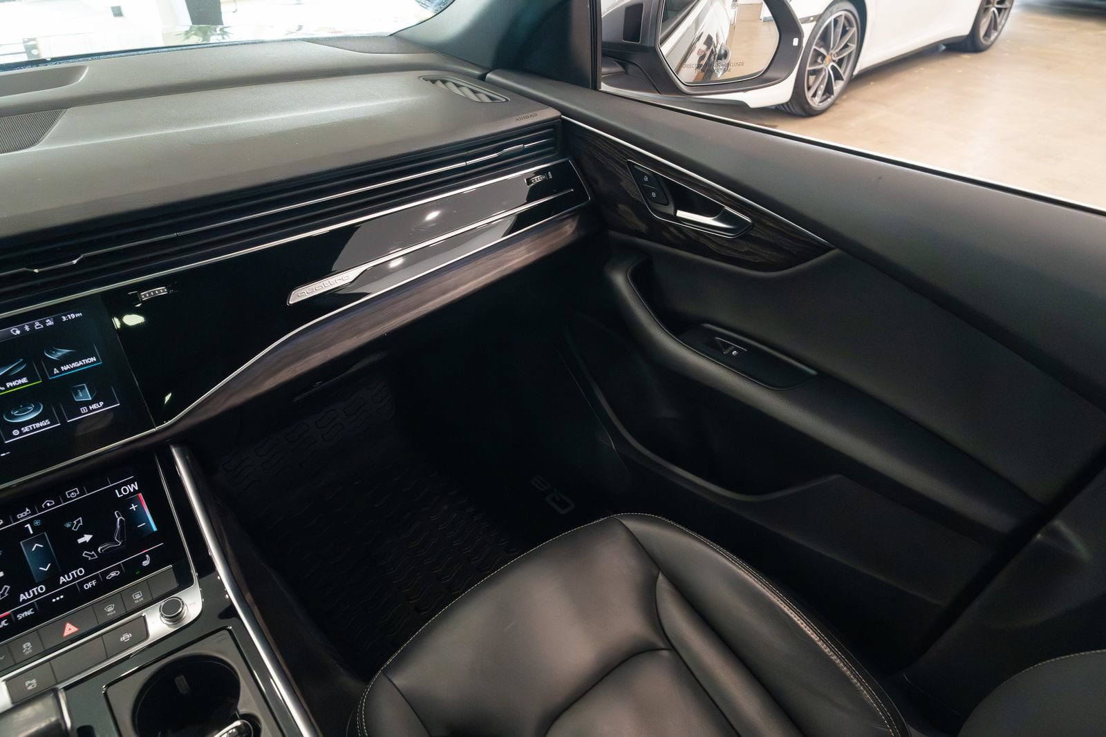Used 2019 Audi Q8 Premium w/ Convenience Package AWD/4WD image 11