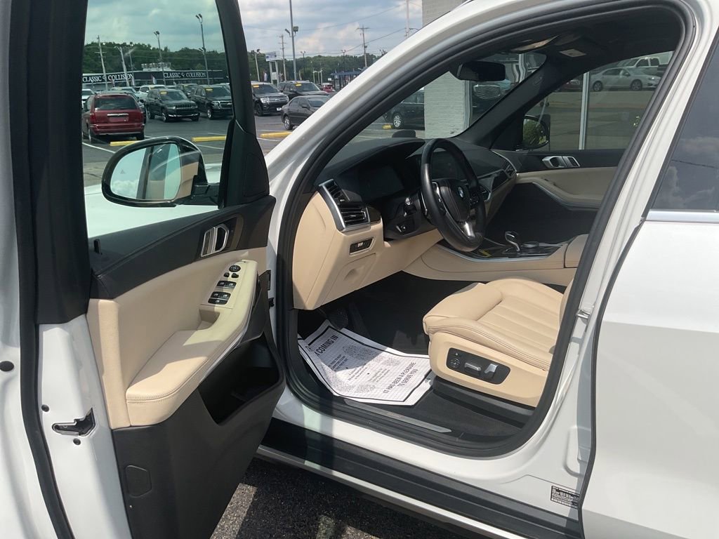 Used 2022 BMW X5 sDrive40i w/ Parking Assistance Package image 12