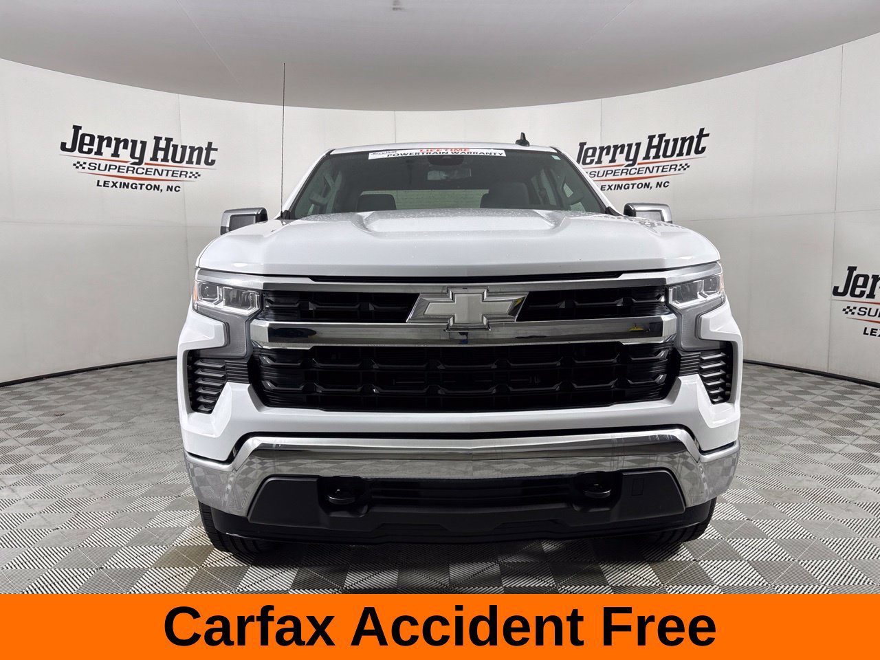 Used 2023 Chevrolet Silverado 1500 LT AWD/4WD image 3