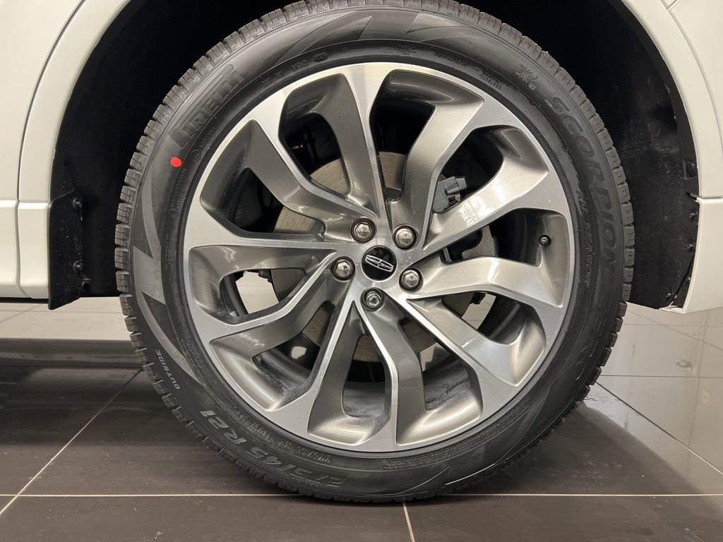 Used 2026 Lincoln Aviator AWD image 7