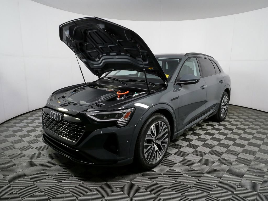Used 2024 Audi Q8 e-tron Prestige w/ Prestige Package image 35