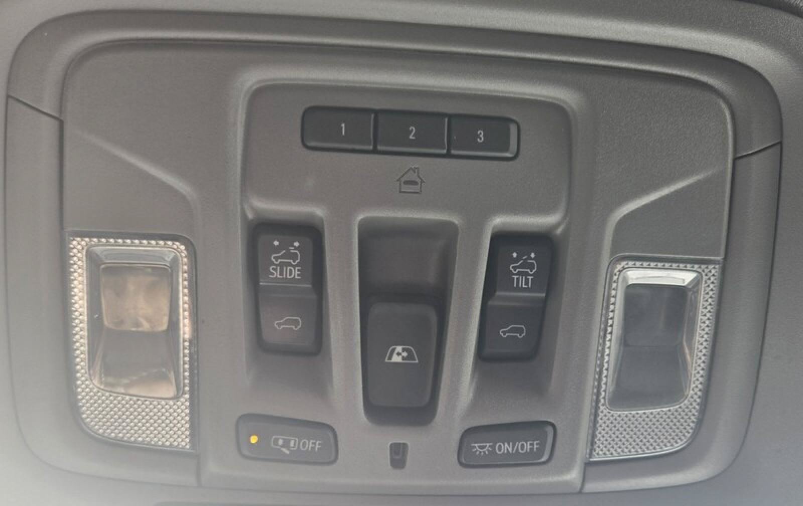 Used 2021 GMC Sierra 1500 Denali w/ Denali Premium Package RWD image 15