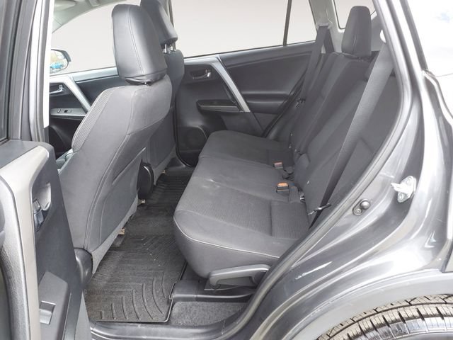 Used 2018 Toyota RAV4 XLE FWD image 13
