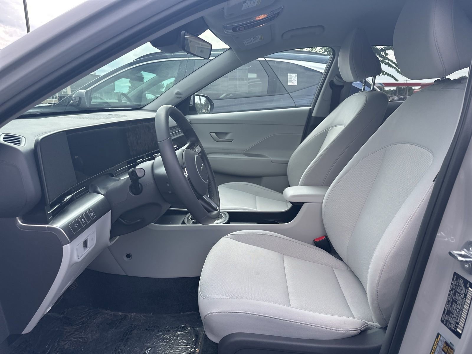 Used 2025 Hyundai Kona SEL image 12