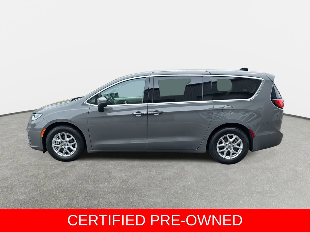 Used 2023 Chrysler Pacifica Touring-L FWD image 8