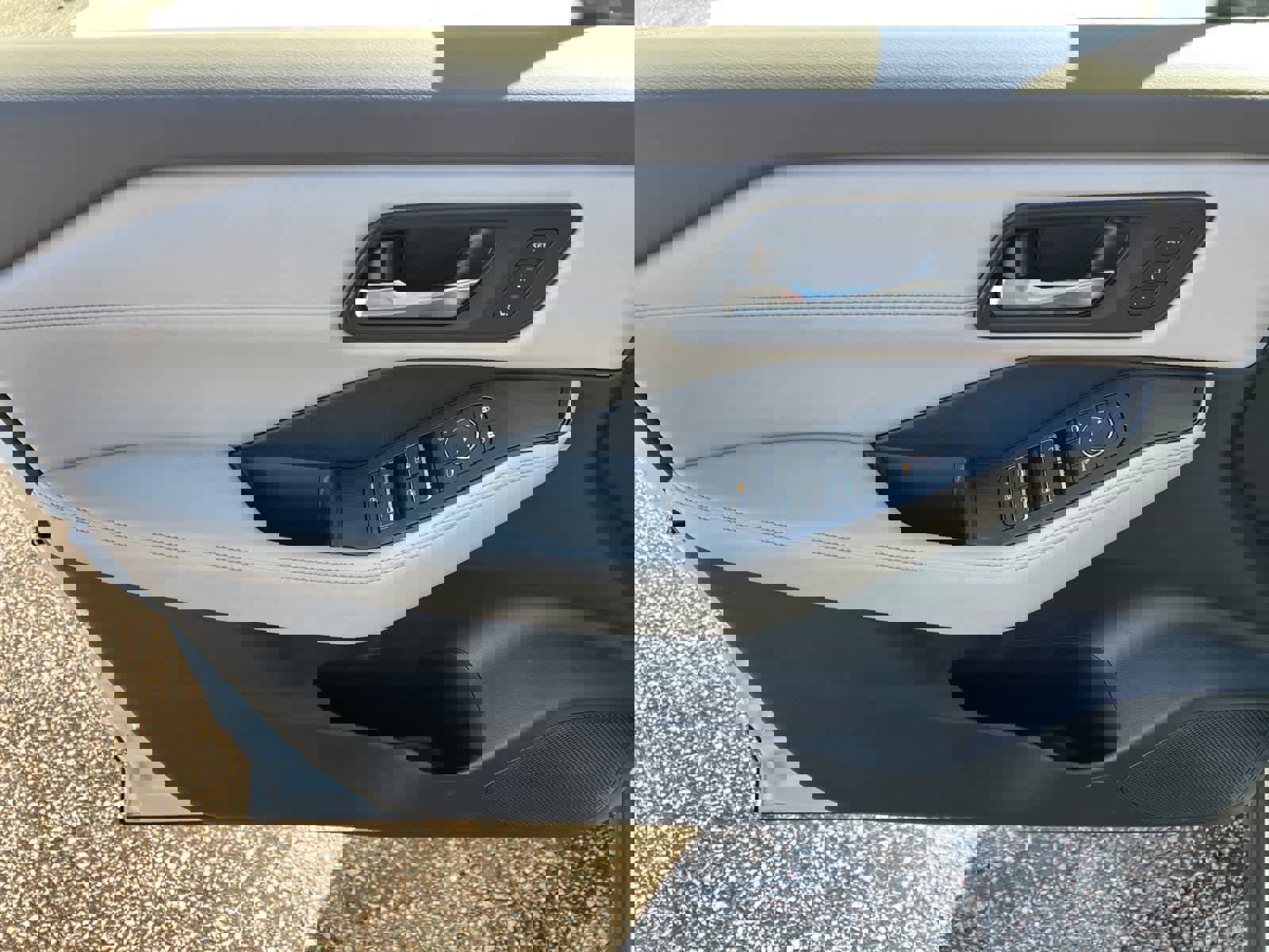 Certified 2025 Nissan Rogue SL w/ Tech Package image 20