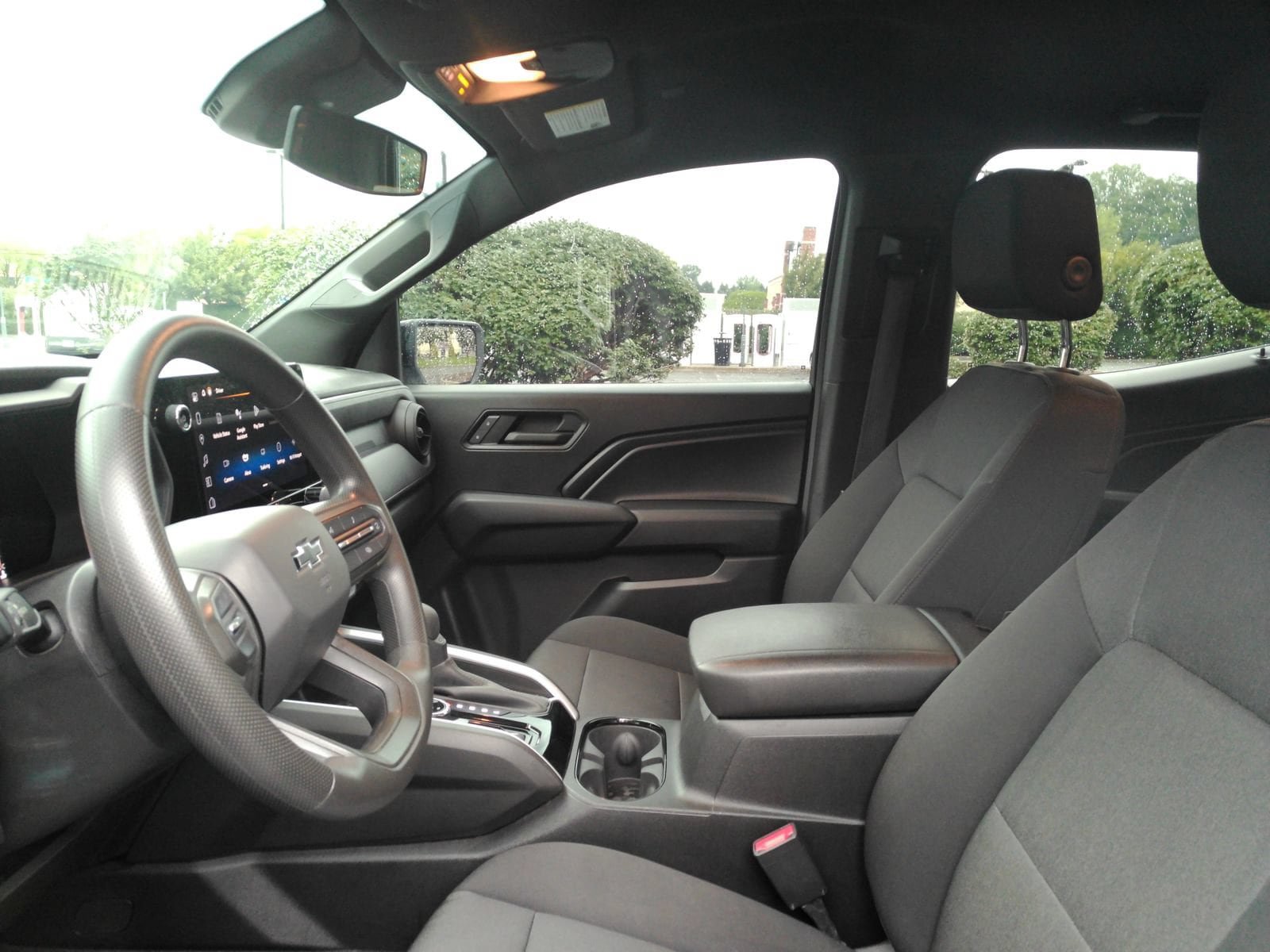Used 2023 Chevrolet Colorado Trail Boss w/ Technology Package AWD/4WD image 10