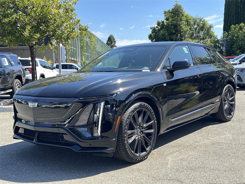 New 2026 Cadillac Lyriq V image 8