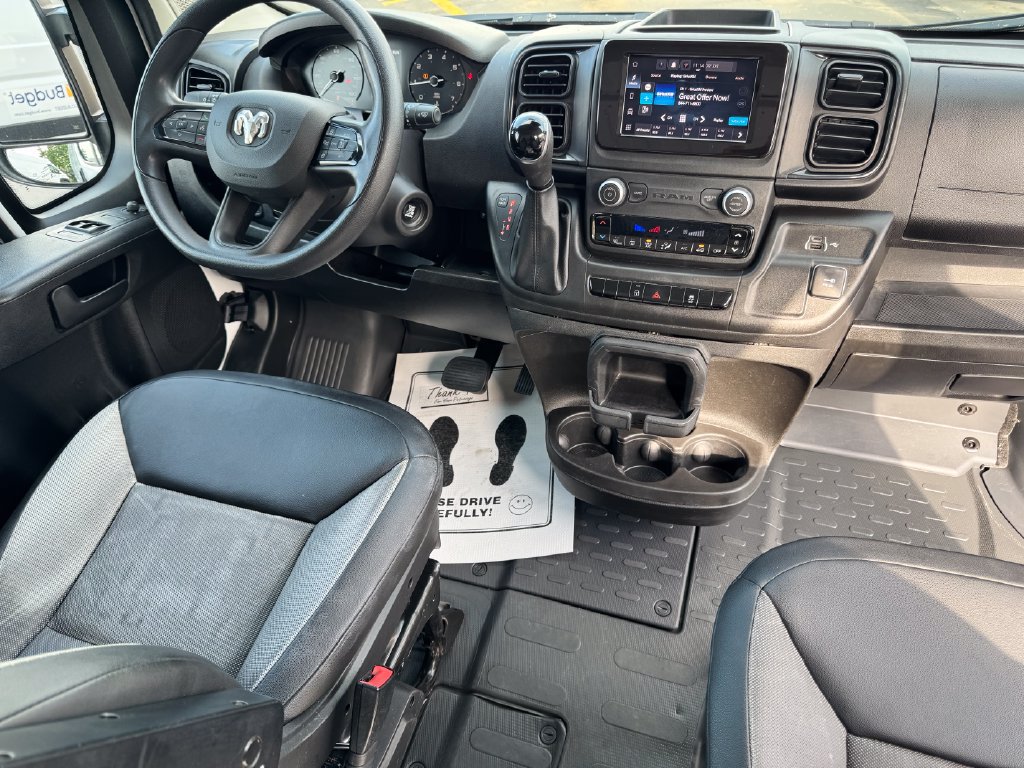 Used 2024 RAM ProMaster 2500 w/ Convenience Group FWD image 12