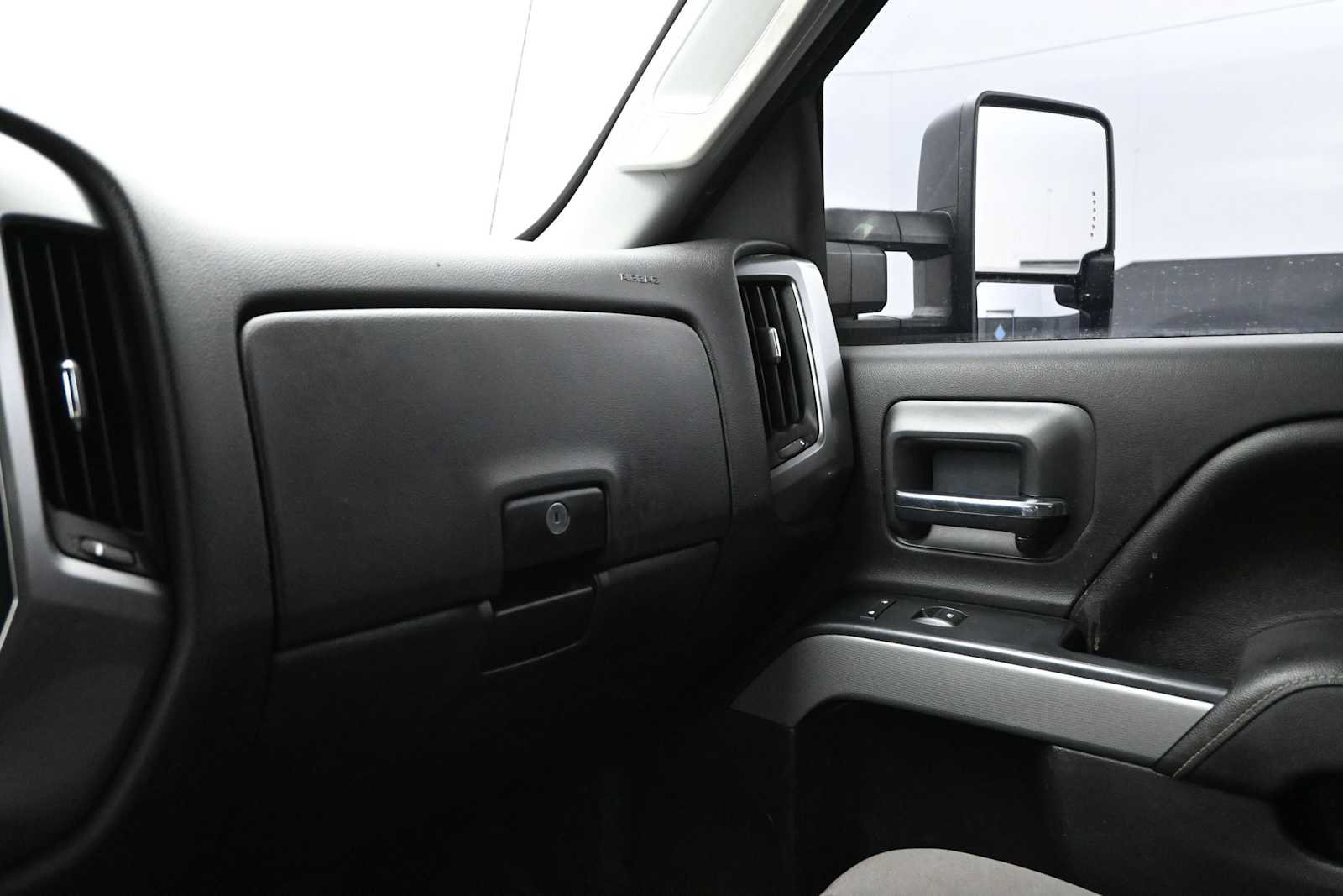 Used 2016 Chevrolet Silverado 2500 LT w/ Midnight Edition AWD/4WD image 15