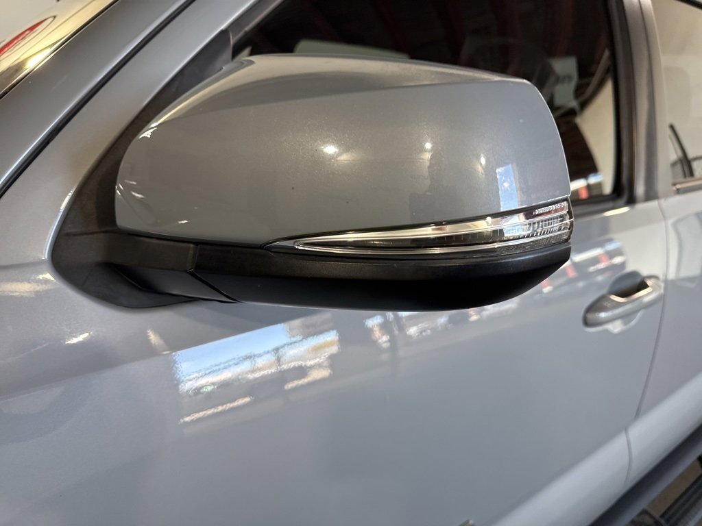 Used 2019 Toyota Tacoma TRD Sport image 10