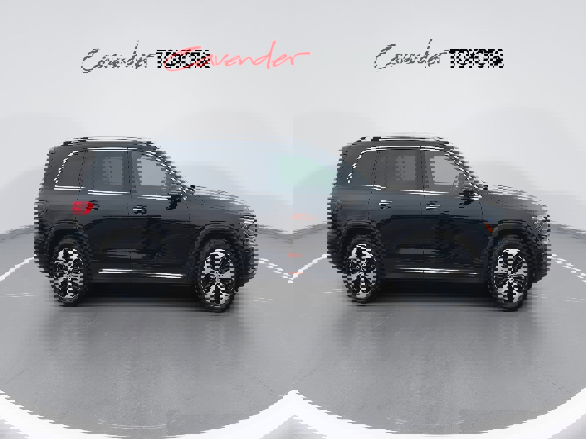 Used 2024 Mercedes-Benz GLB 250 image 9