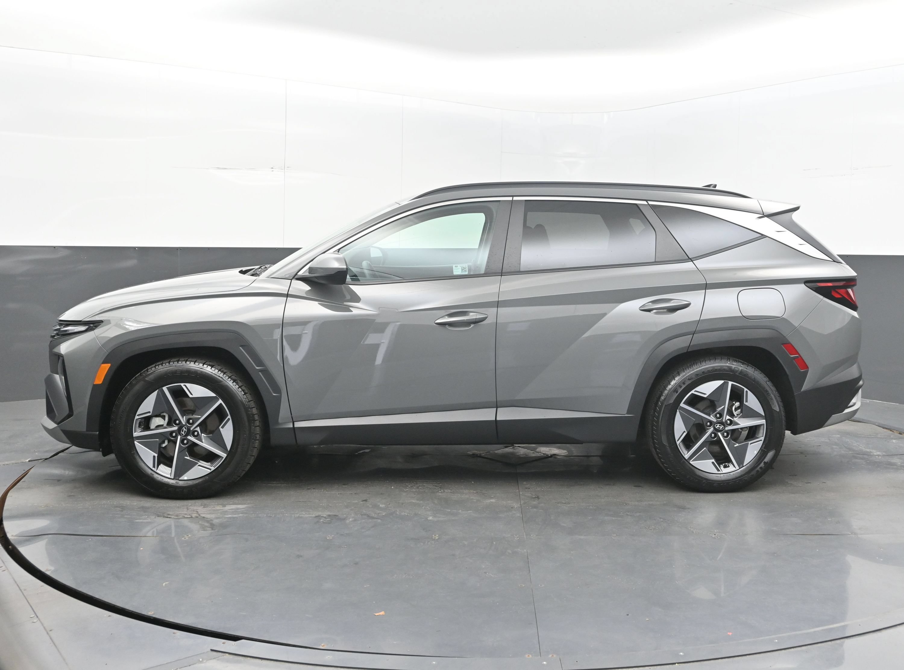 Used 2025 Hyundai Tucson SEL FWD image 7