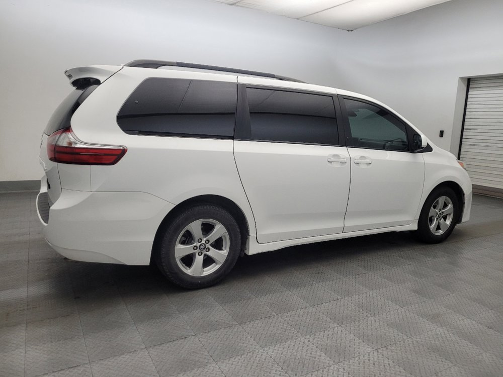 Used 2018 Toyota Sienna LE FWD image 10