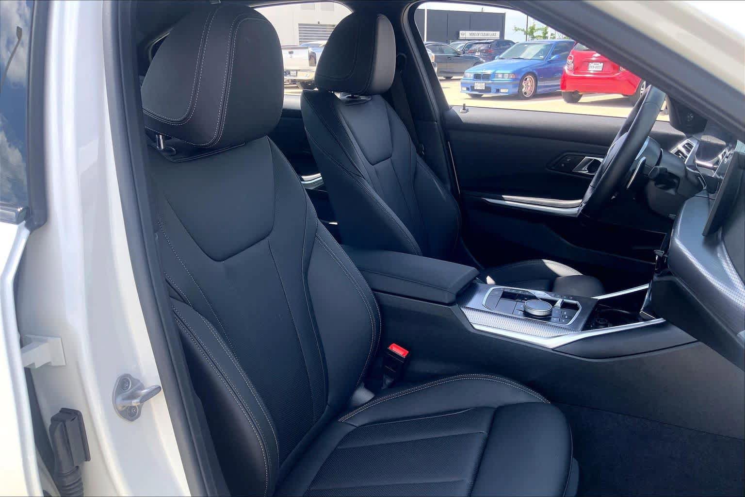 Used 2025 BMW M340i RWD image 8
