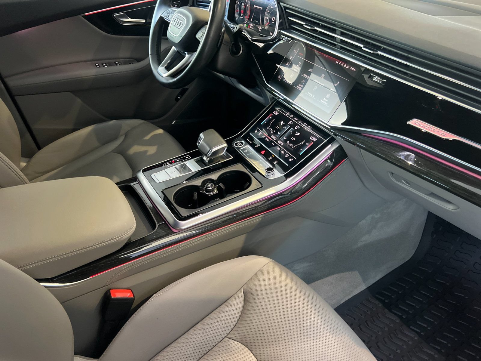 Used 2021 Audi Q7 3.0T Prestige w/ Prestige Package AWD/4WD image 18