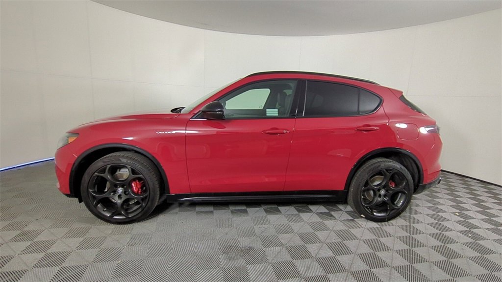 New 2025 Alfa Romeo Stelvio Sprint w/ Veloce Package image 7