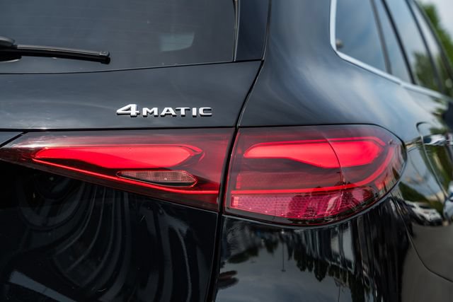 Used 2024 Mercedes-Benz GLC 300 4MATIC image 7