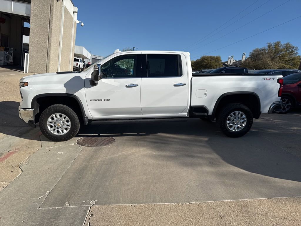 Used 2024 Chevrolet Silverado 2500 LTZ image 2