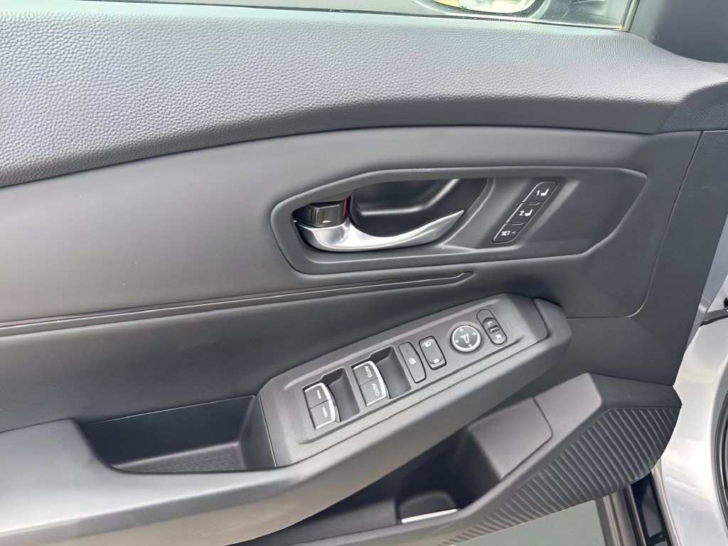 Used 2025 Honda Accord EX-L image 27