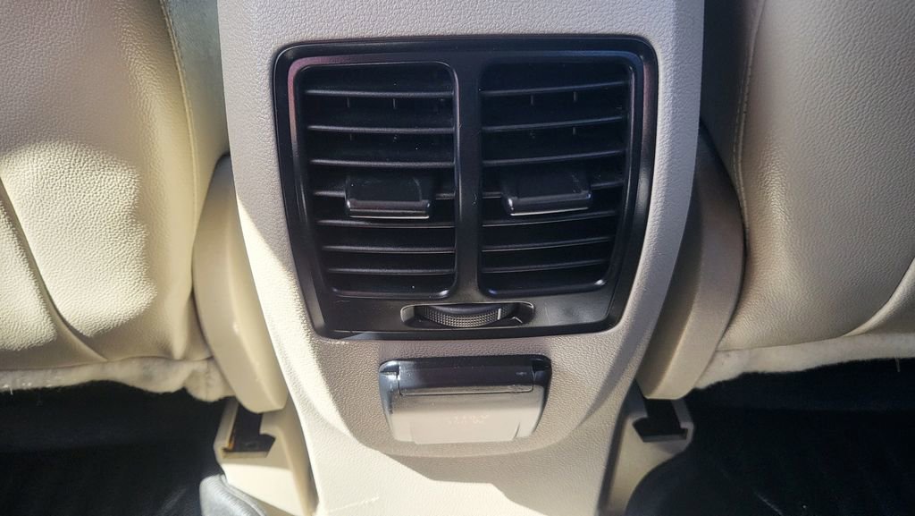 Used 2014 Ford Escape Titanium FWD image 28