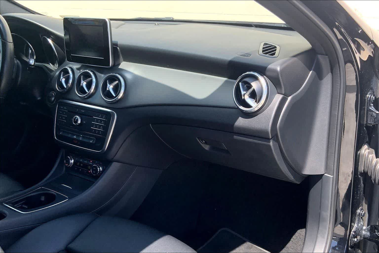 Used 2017 Mercedes-Benz GLA 250 image 23