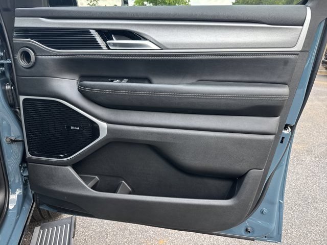 New 2026 Jeep Grand Wagoneer L Limited AWD/4WD image 16