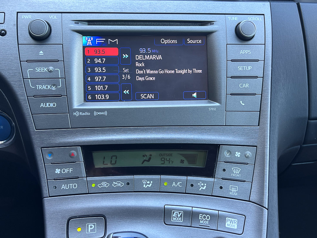 Used 2015 Toyota Prius Persona Series FWD image 18