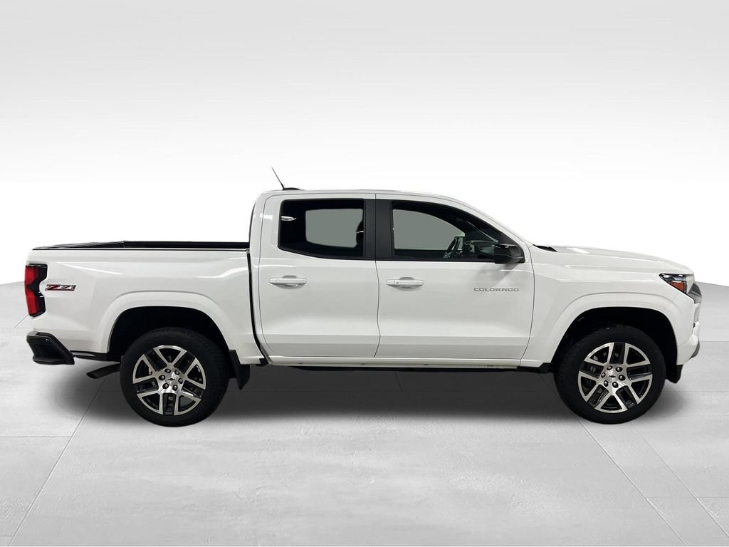 Certified 2023 Chevrolet Colorado Z71 w/ Z71 Convenience Package 2 AWD/4WD image 2