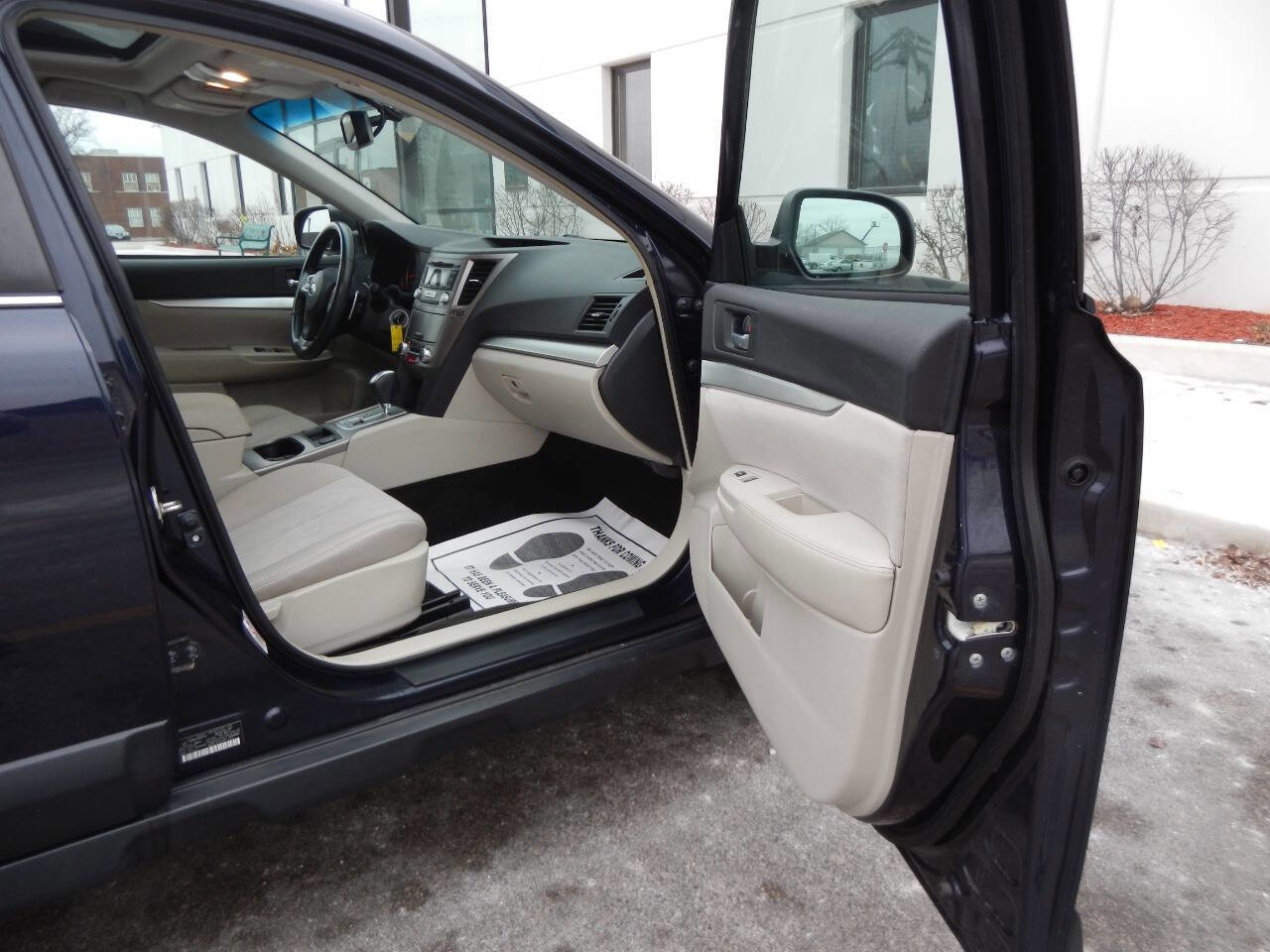 Used 2013 Subaru Outback 2.5i Premium AWD/4WD image 34