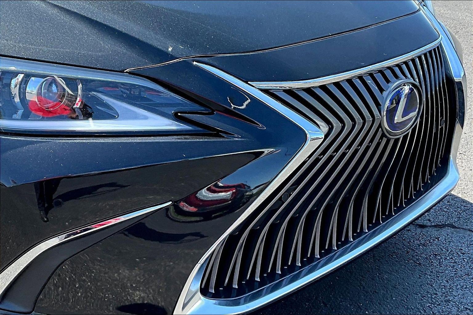 Used 2021 Lexus ES 300h w/ Premium Package image 33