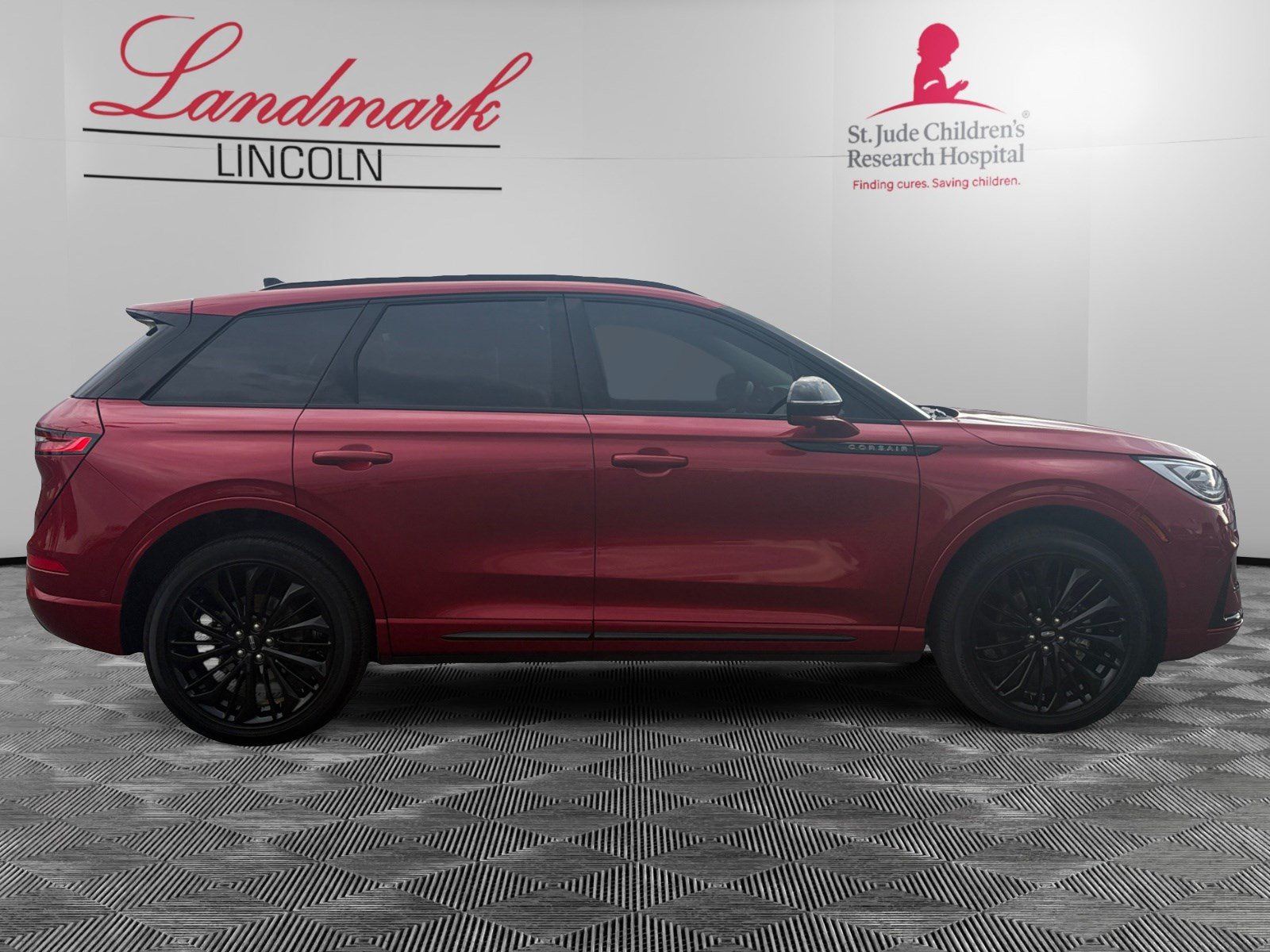 Used 2024 Lincoln Corsair Reserve w/ Equipment Group 202A AWD/4WD image 6