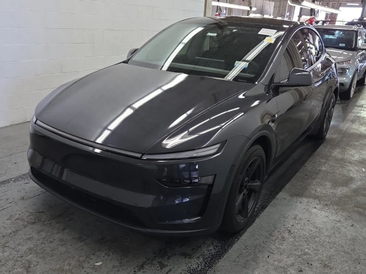 Used 2026 Tesla Model Y AWD image 24