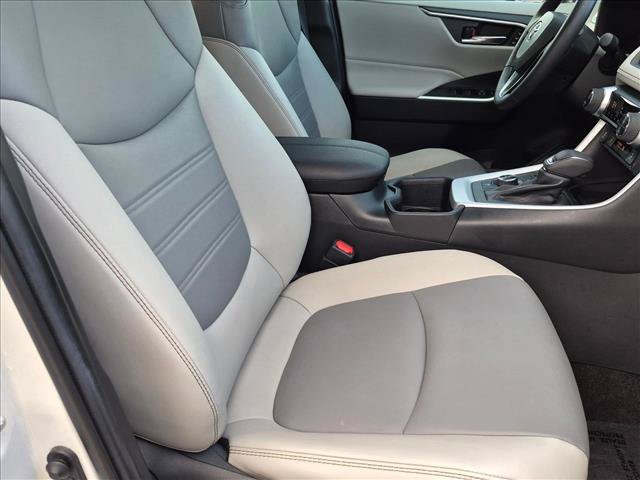 Used 2022 Toyota RAV4 XLE Premium AWD/4WD image 19