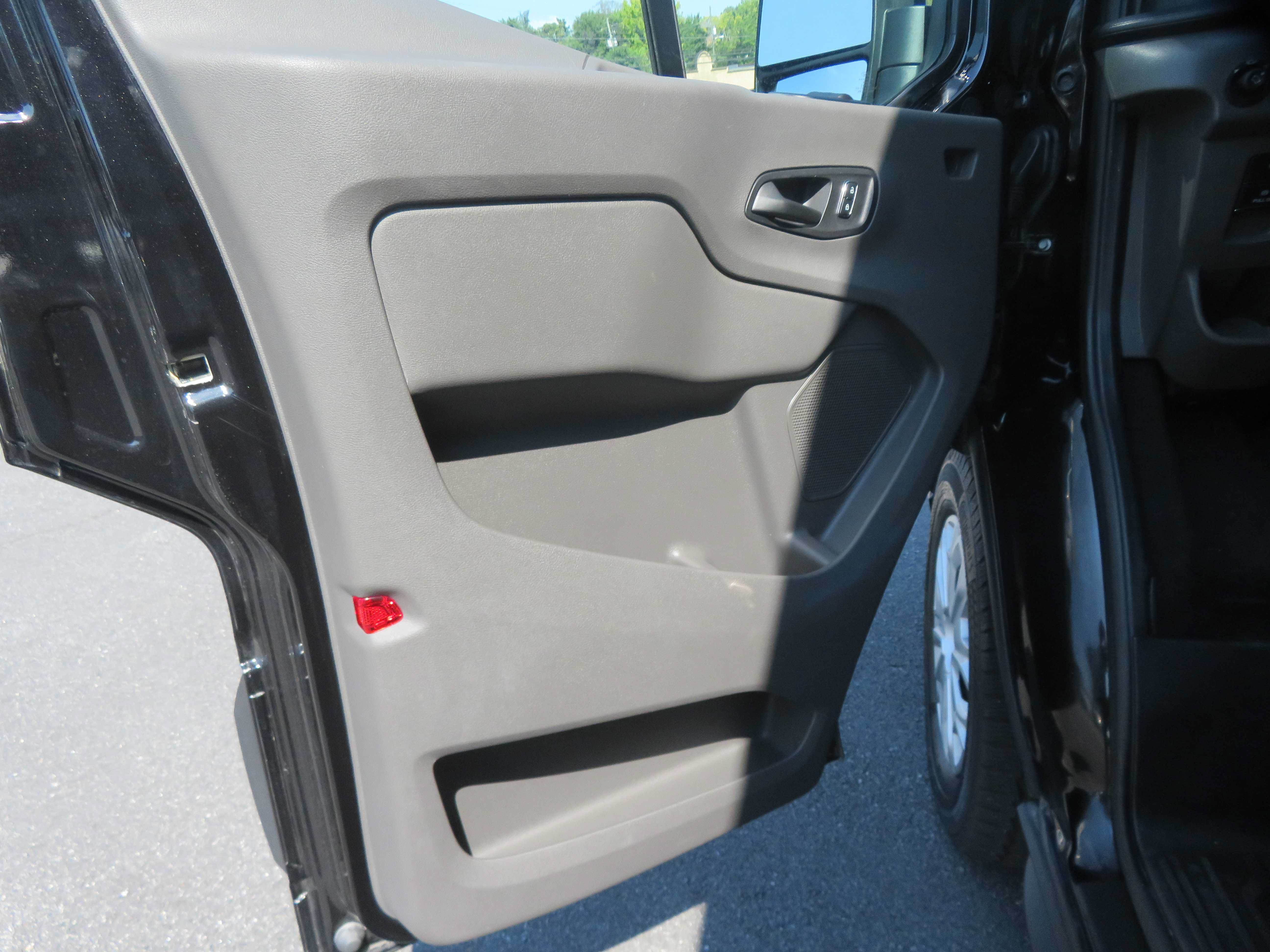 Used 2025 Ford Transit 350 XLT RWD image 13