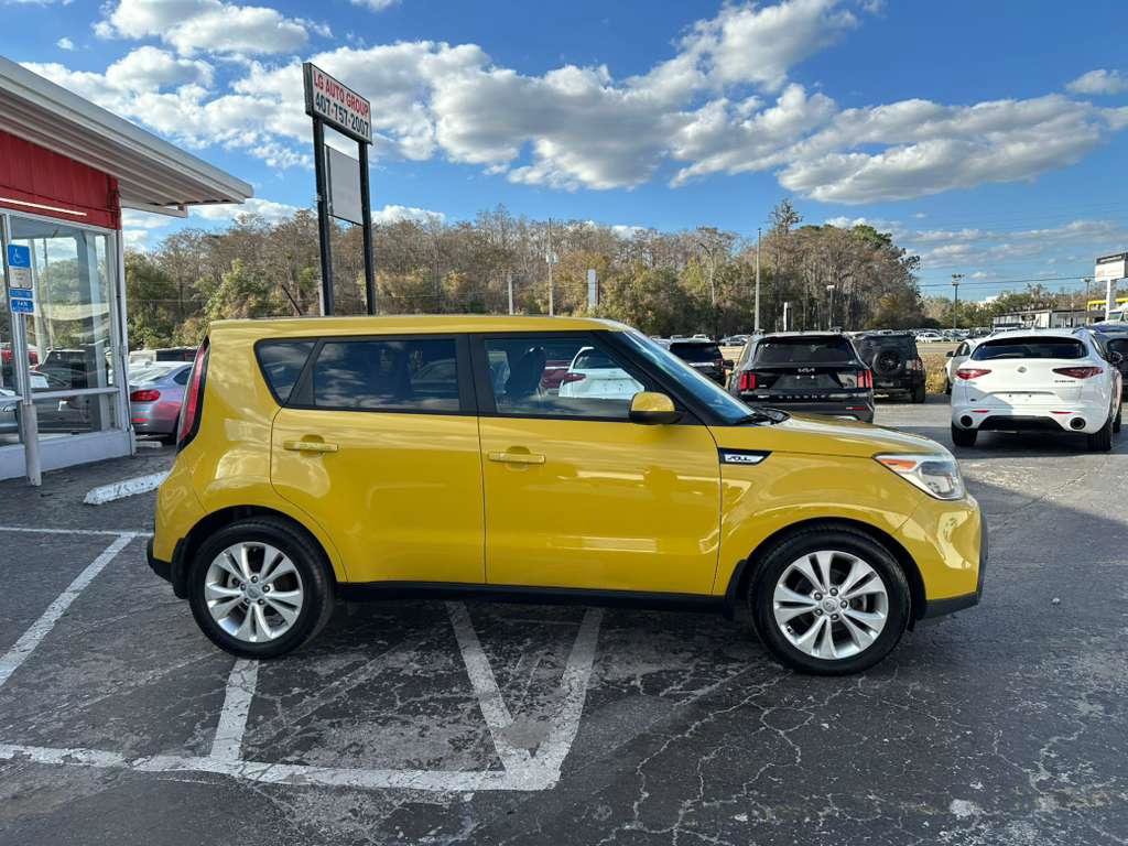 Used 2015 Kia Soul + image 8