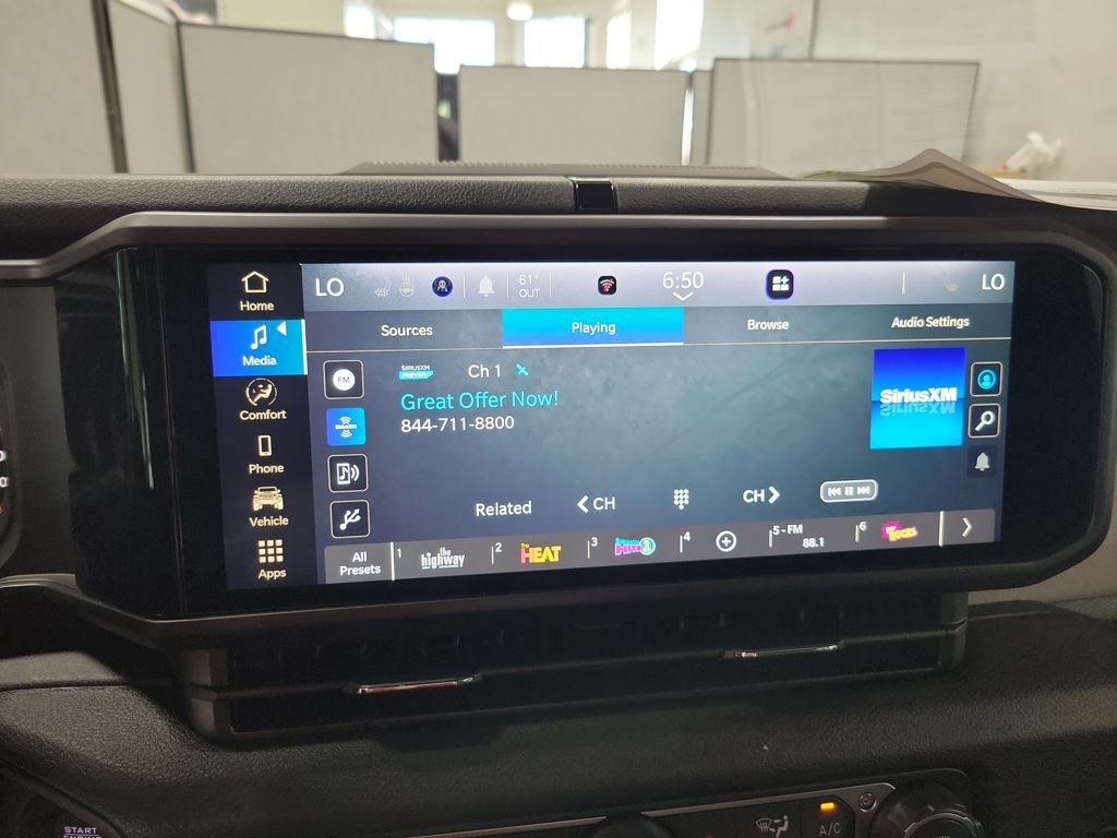 New 2025 Jeep Gladiator Sport AWD/4WD image 14