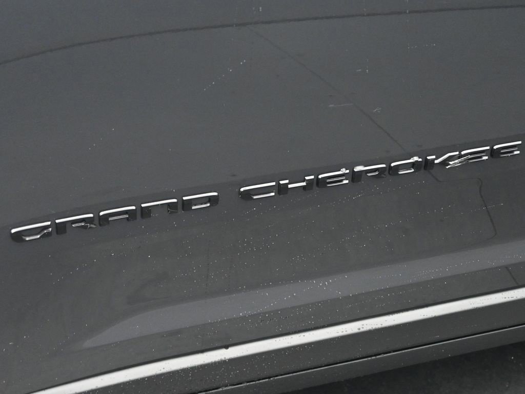 New 2025 Jeep Grand Cherokee L Limited w/ Black Appearance Package image 13