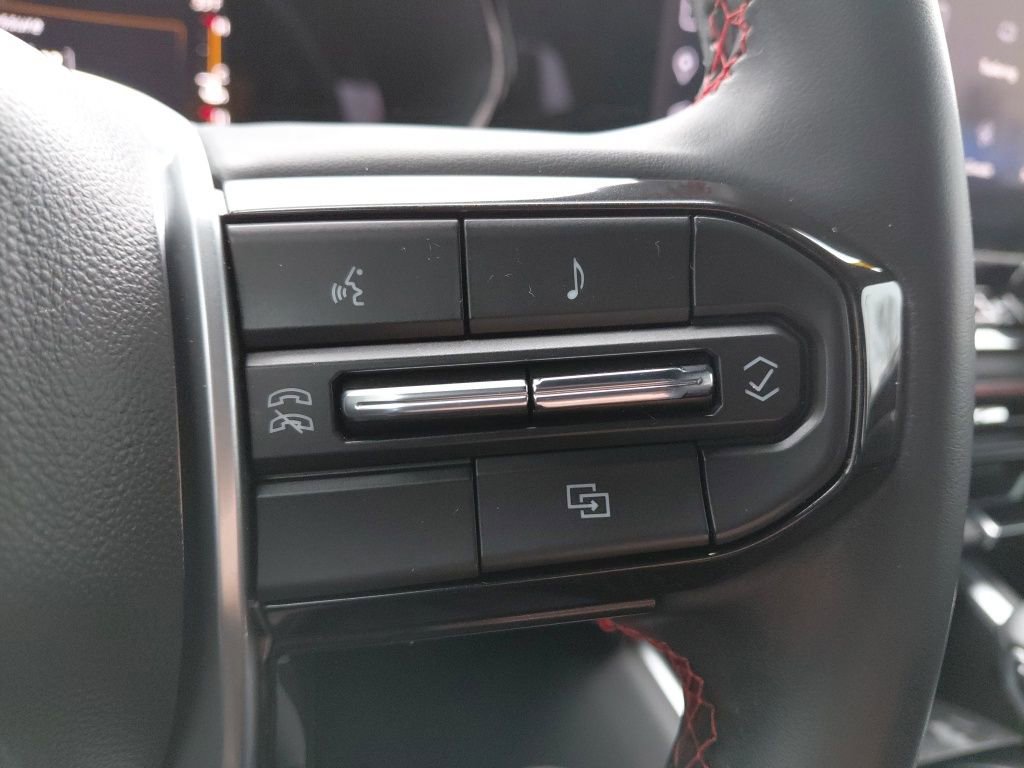 Used 2023 Chevrolet Colorado Z71 w/ Z71 Convenience Package 2 image 36