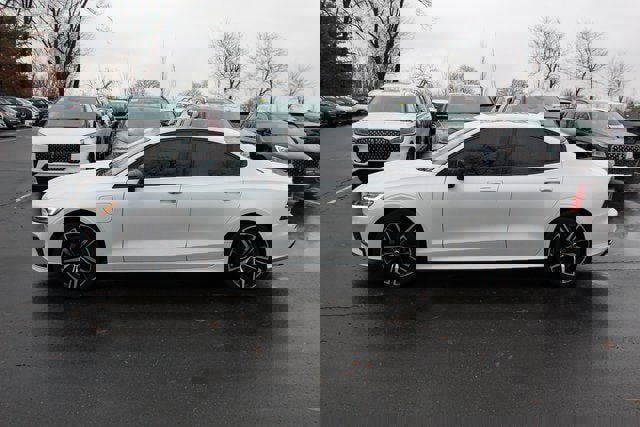 Certified 2022 Volvo S60 T8 R-Design image 7