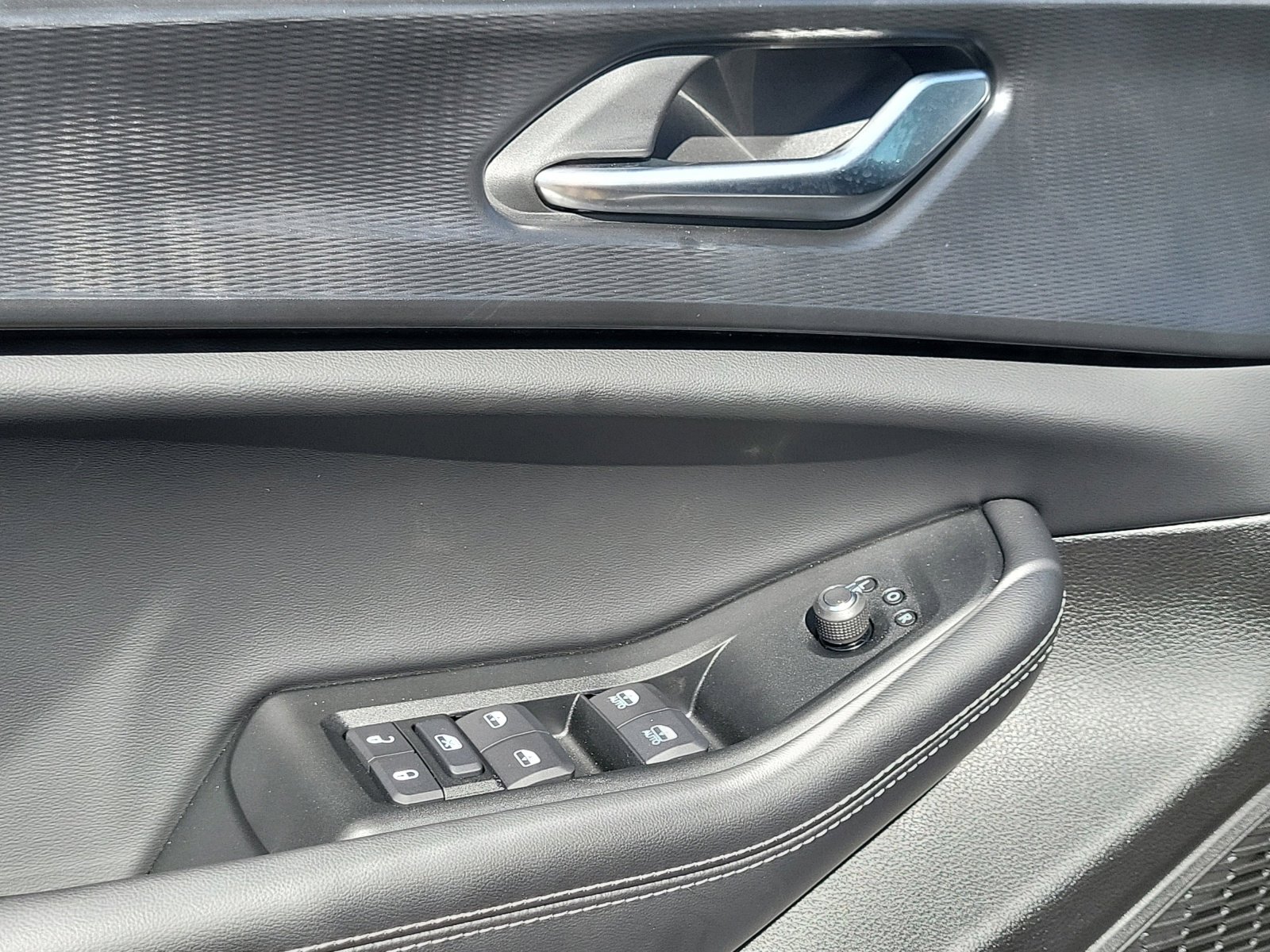 New 2025 Jeep Grand Cherokee L Altitude image 18