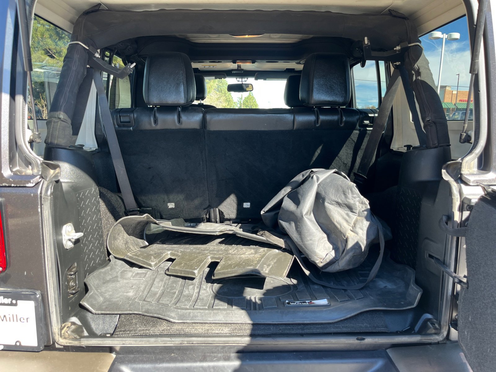 Used 2016 Jeep Wrangler Unlimited Sahara image 34