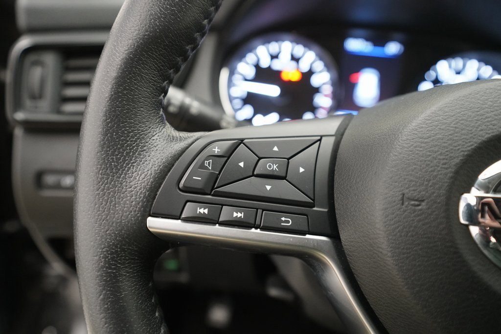 Used 2020 Nissan Rogue SV image 17