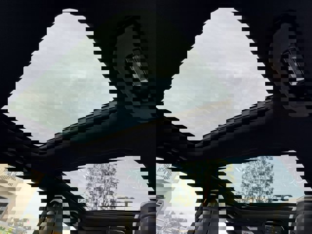 Used 2024 Mercedes-Benz C 300 Sedan image 7