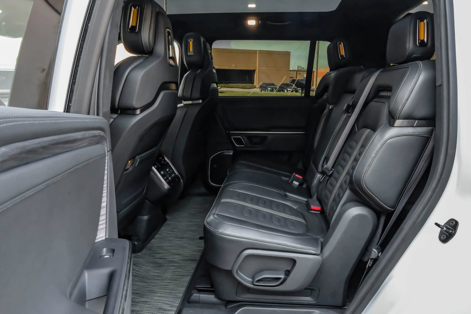 Used 2024 Rivian R1S Adventure AWD/4WD image 51