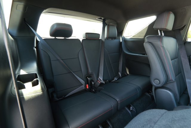 Used 2024 Chevrolet Traverse Z71 image 32