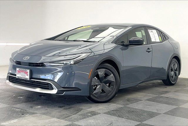 Used 2026 Toyota Prius Plug-In Hybrid FWD image 12