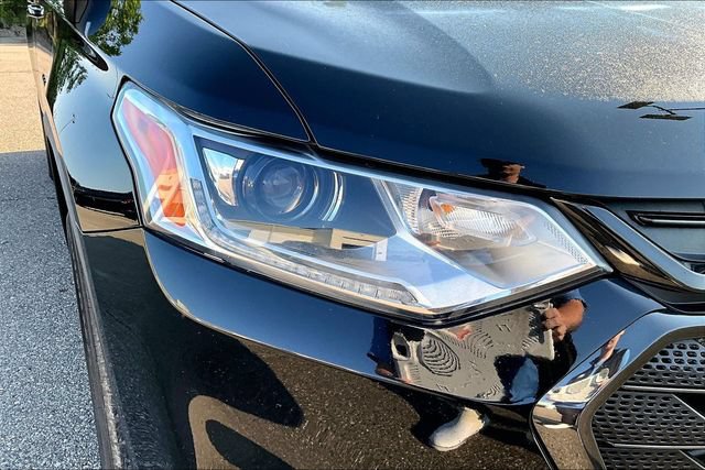 Used 2021 Chevrolet Traverse RS AWD/4WD image 29