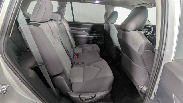 Used 2025 Toyota Grand Highlander FWD image 23