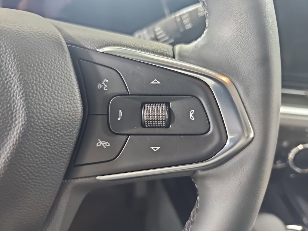 Used 2024 Chevrolet Trax ACTIV w/ Sunroof Package image 23